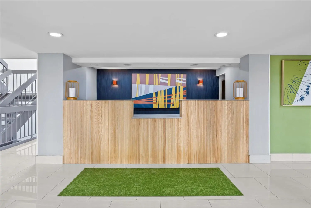 Spark by Hilton Des Plaines Chicago OHare