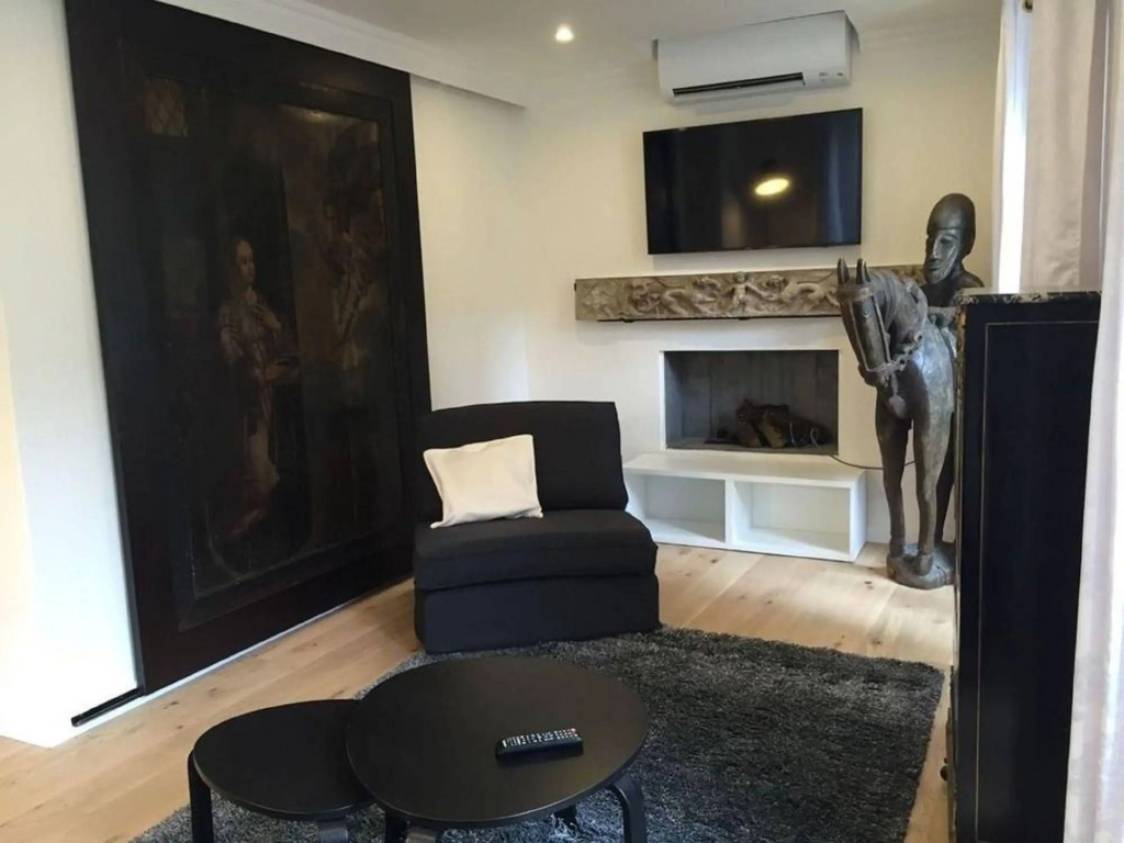 Bellechasse Suite Apartment