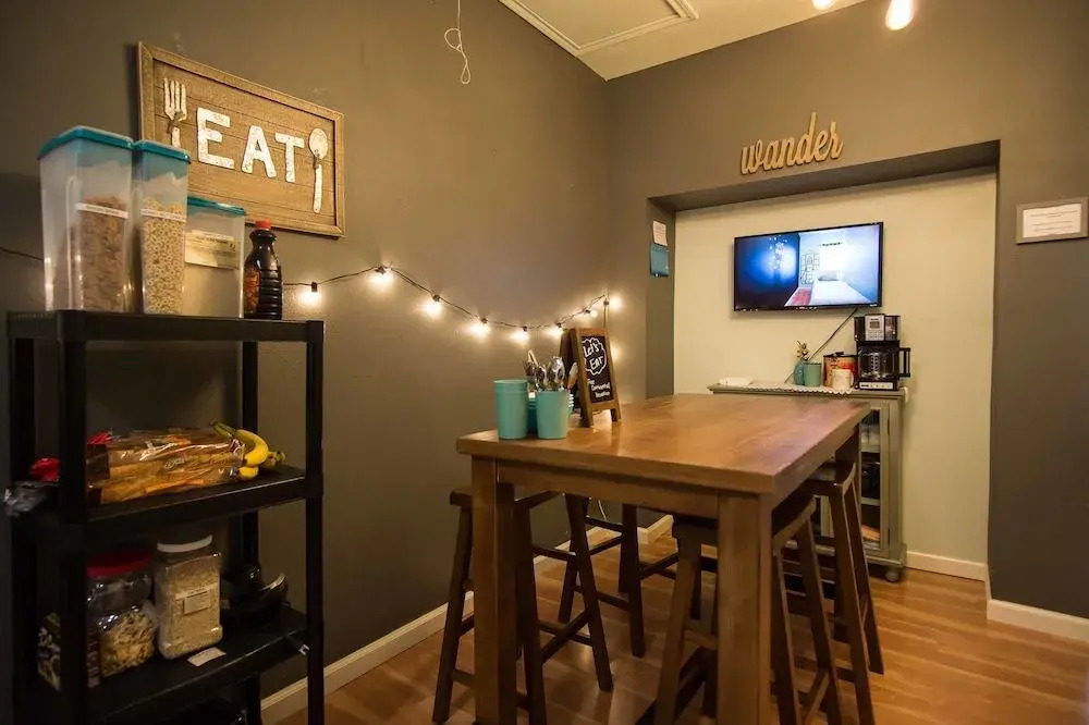 Wanderstay Houston Hostel