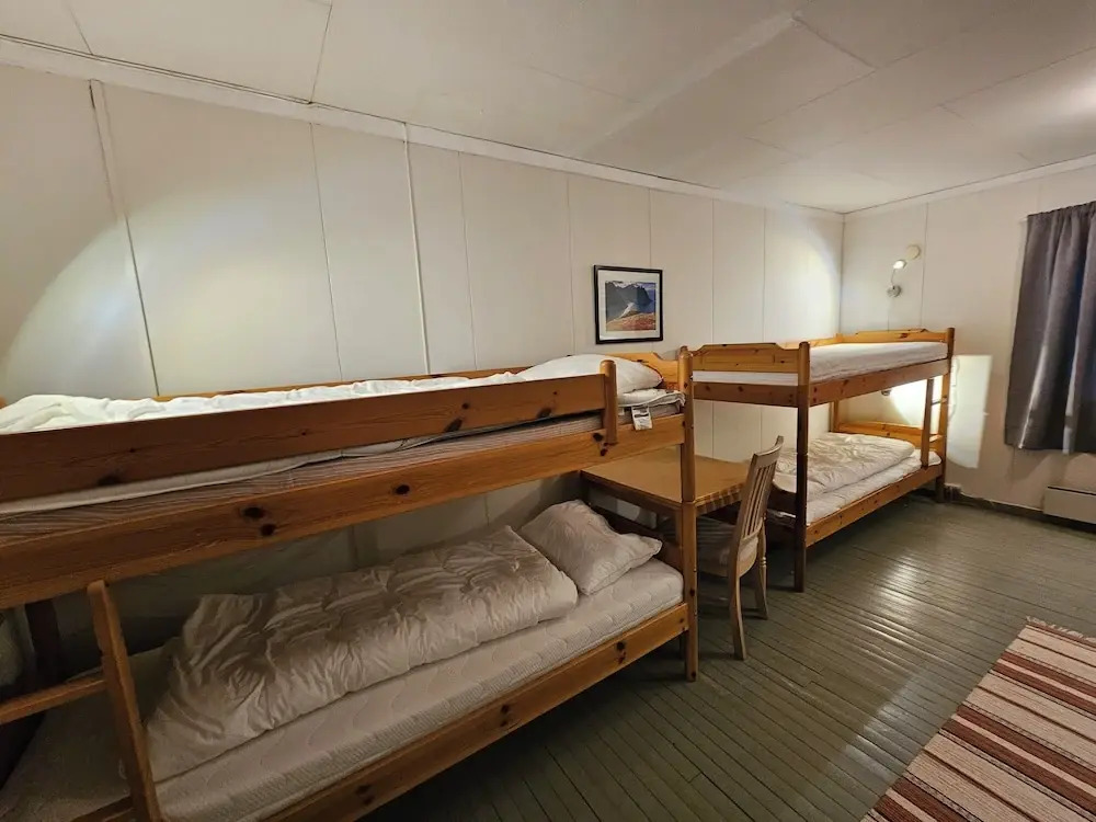 Lydersen Rorbuer Budget Hostel & Private Apartments