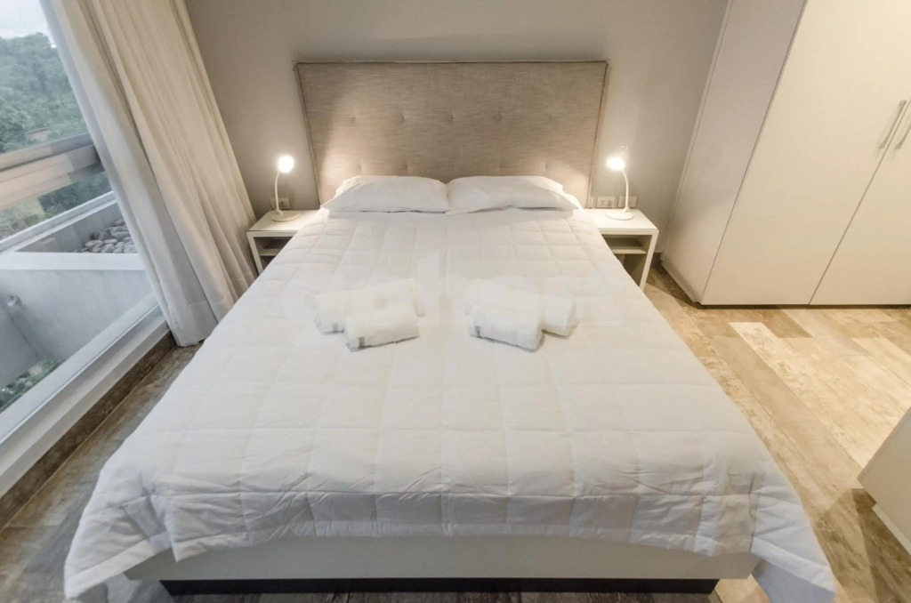 Encantador Apartamento en Villa Morra 1D004
