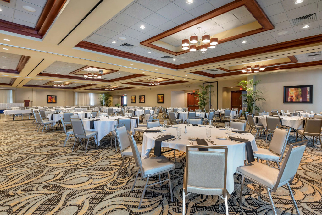 Best Western Plus Oswego Hotel and Conference Center