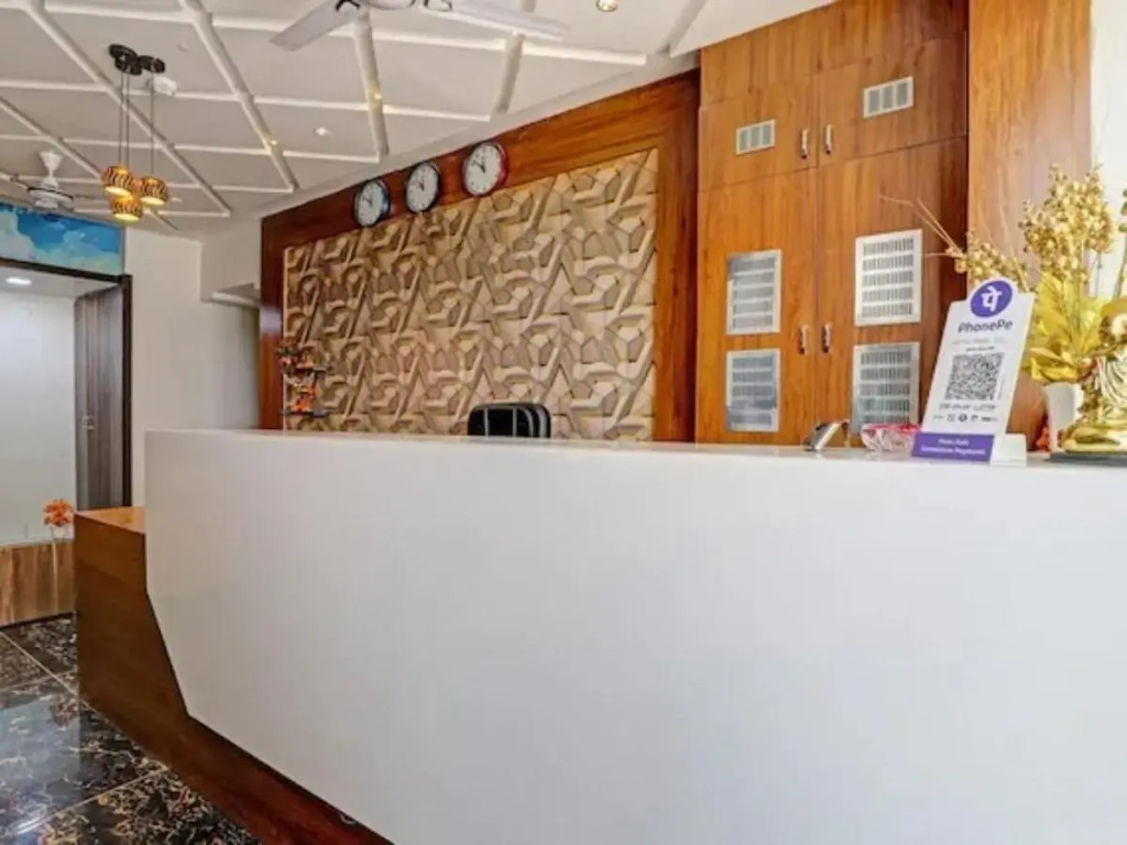 OYO Flagship 84101 Hotel Avens Inn