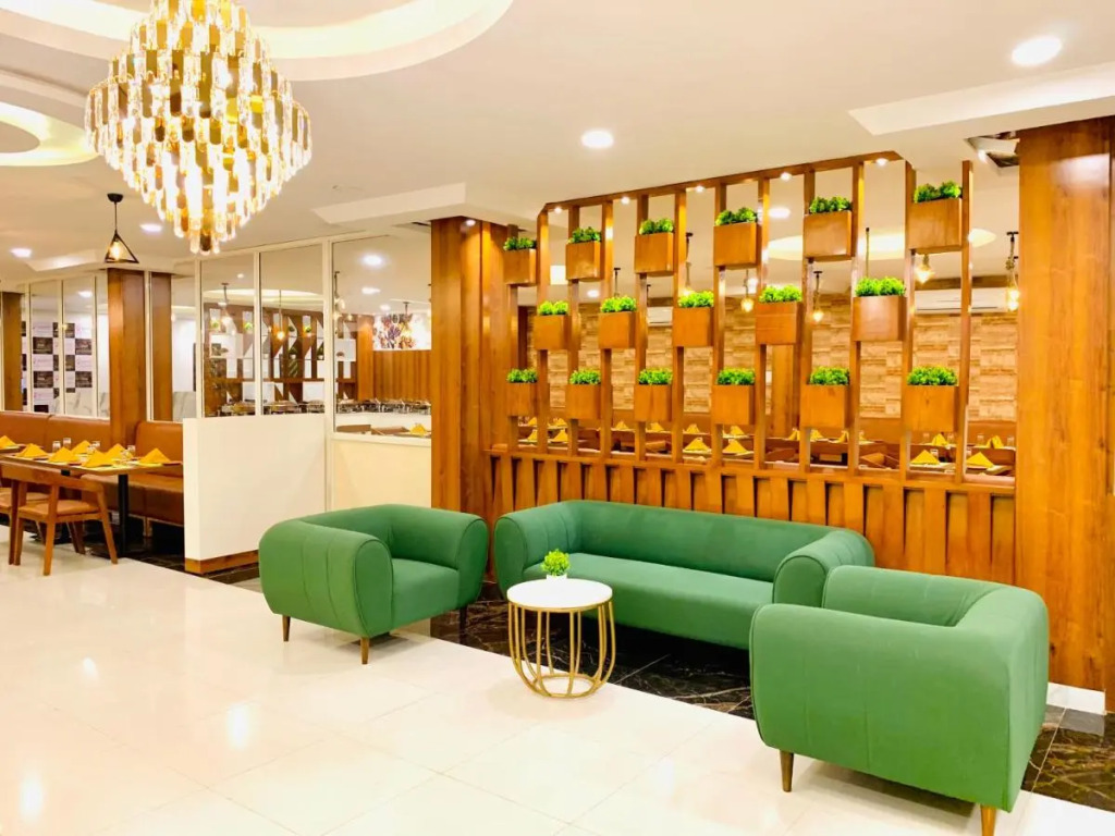 Hotel oak by Mega Groups