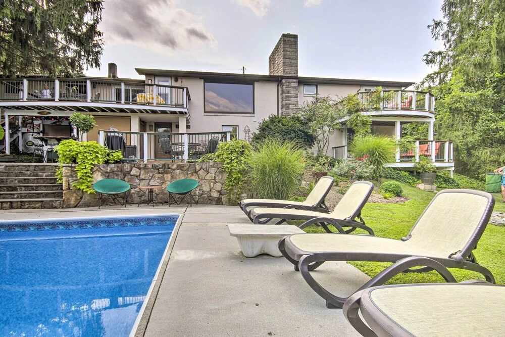 Harpers Ferry Apartment w/ Private Pool & Hot Tub!