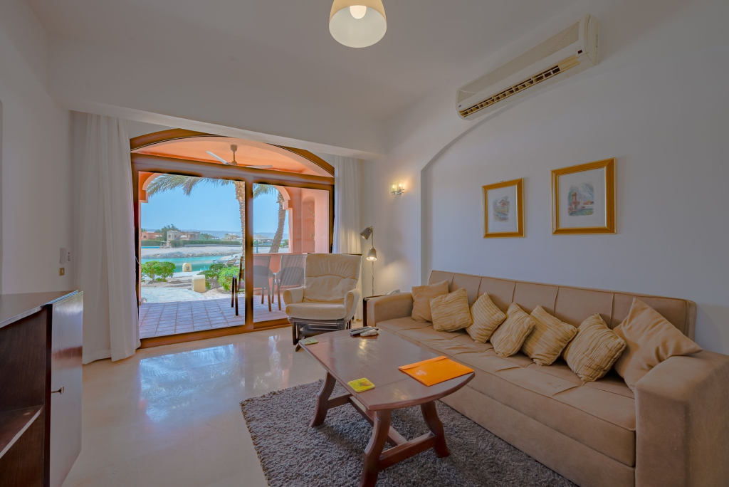 VESTA - Luxury APT - 1BR - West Golf