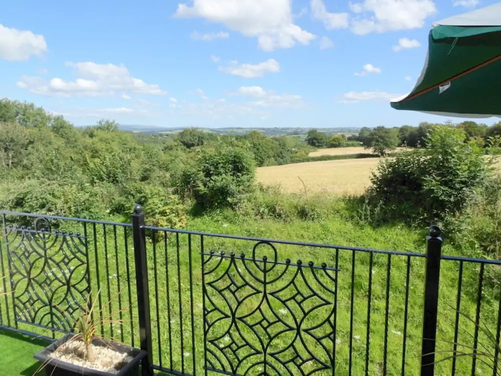 Sleeps6- Countryside Privacy- 30MinToBeach