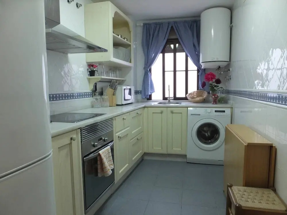 Apartamento C.Alfonso XIII by JITKey