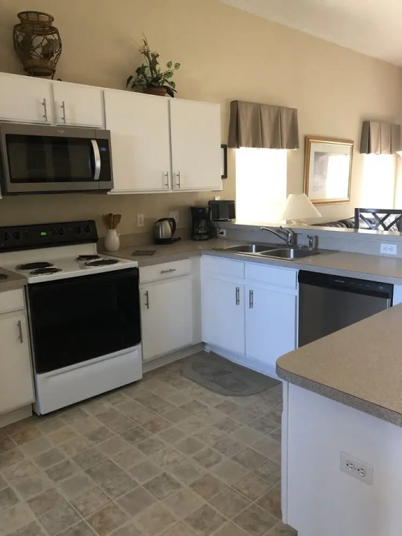 5BR Hampton Lakes Pool Home 700 by OVRH