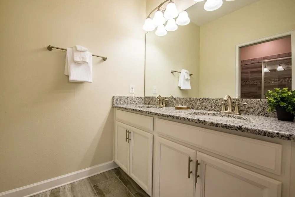 6-Bedroom Villa in Davenport 1517MB