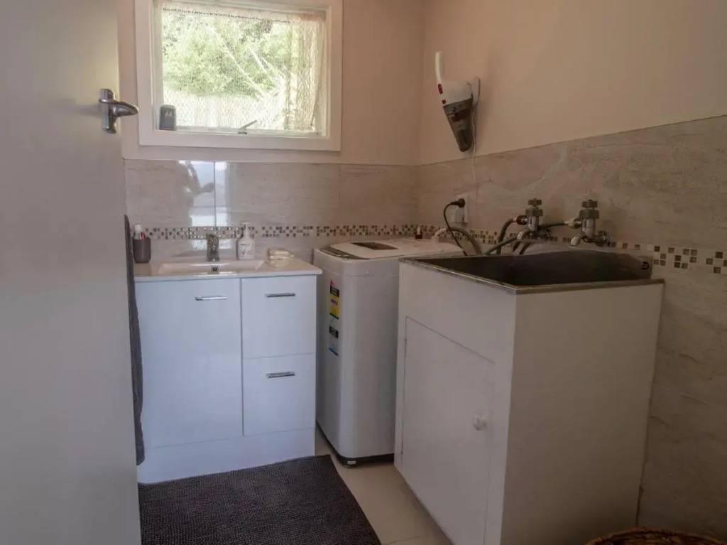 Kingfishers Perch - Takamatua Holiday Home