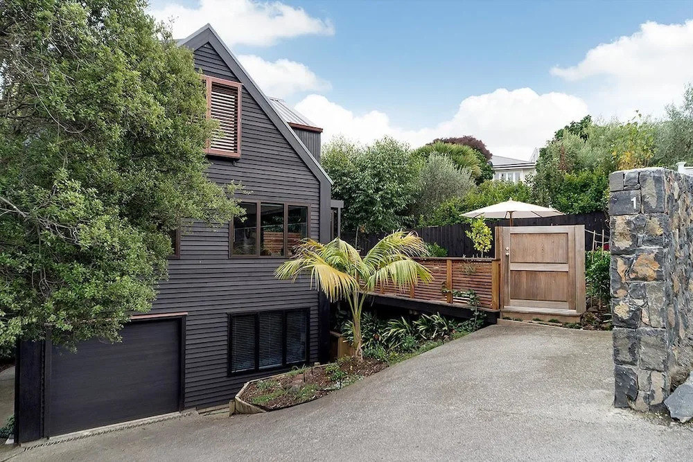 QV Sunny Secure City Townhouse - 602
