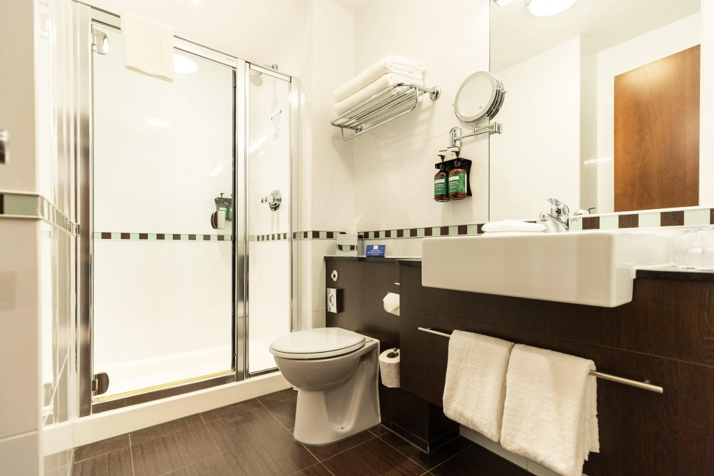 Crowne Plaza London - Gatwick Airport by IHG