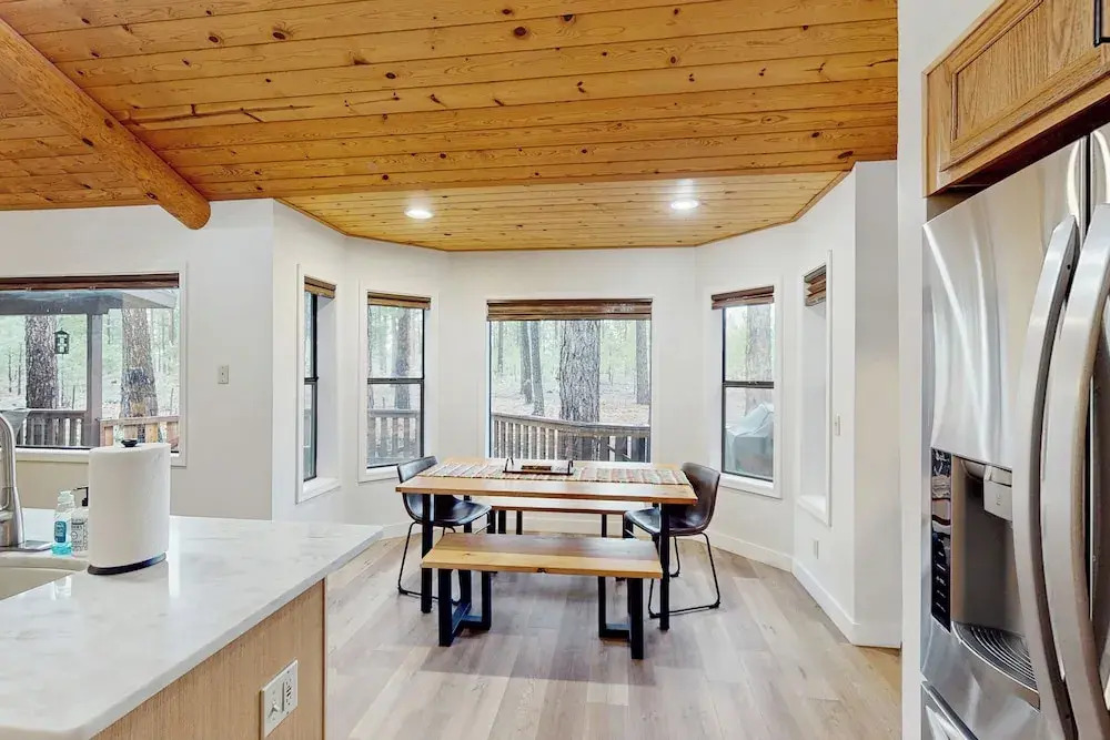 Wooded-view Deck! Pinetop Golf Escape