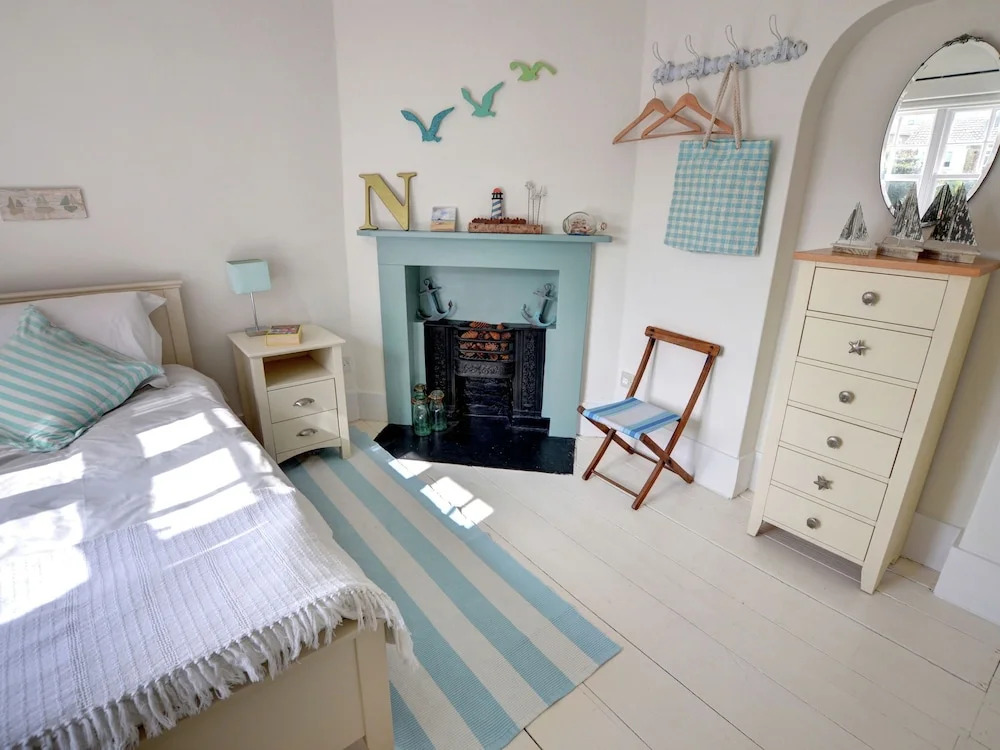 Spacious Home With sea Theme Directly Situated at the sea in Broadstairs