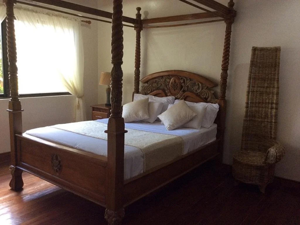 Edie's Bahay Aplaya and Spa