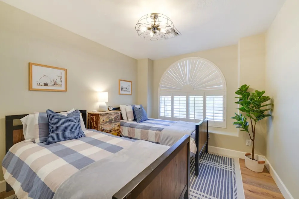 Near Golf and Hikes! Poolside Retreat in Phoenix