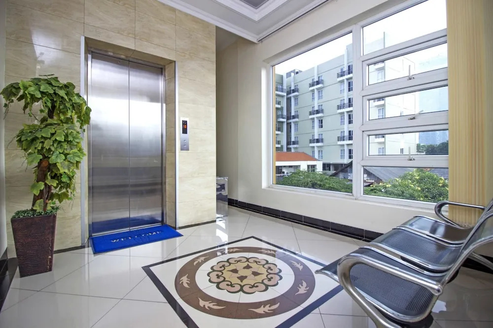 RedDoorz near ITC Kuningan