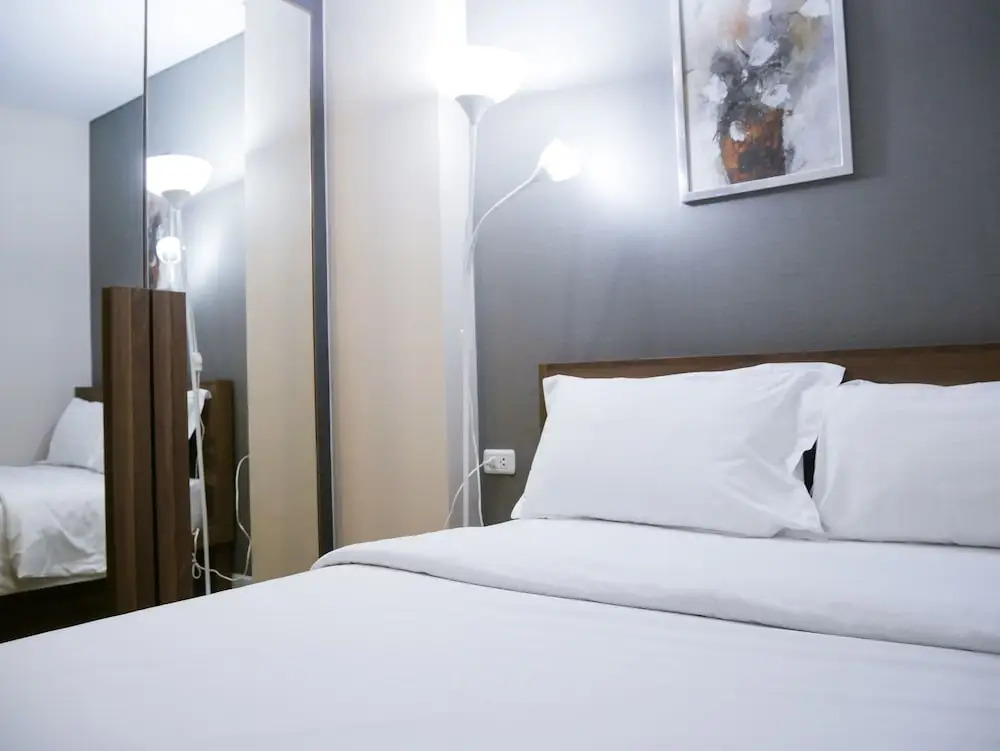 Апартаменты Locals Sathorn Siamese Nang Linchee