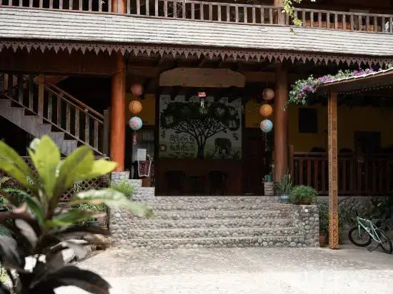 SWSLhotel(傣族园莎婉莎麗客栈)