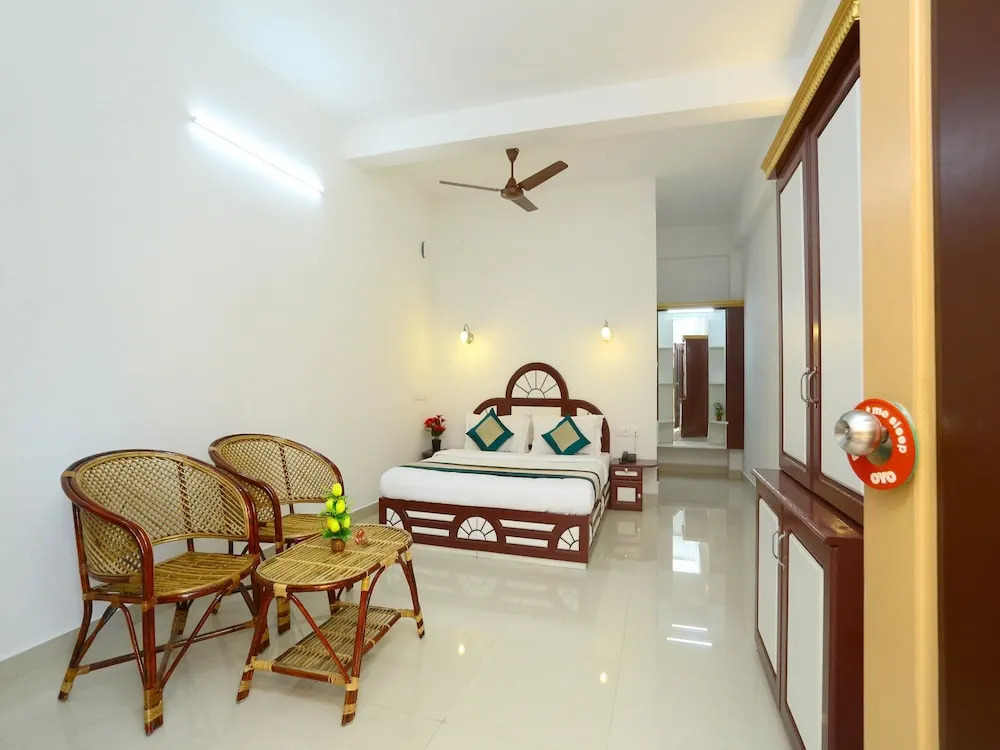 OYO 12759 Hotel Lumino