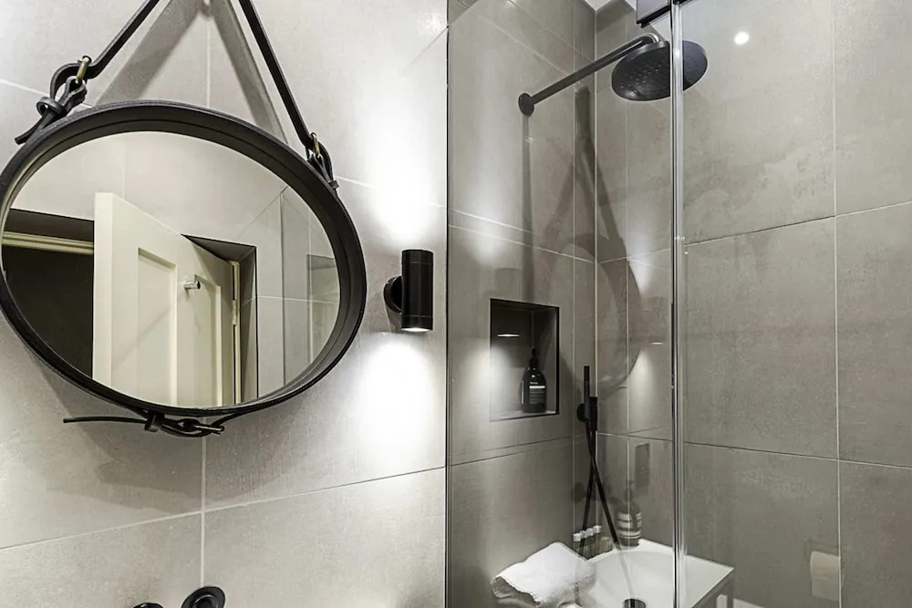 Charming Home in St Katharine Docks