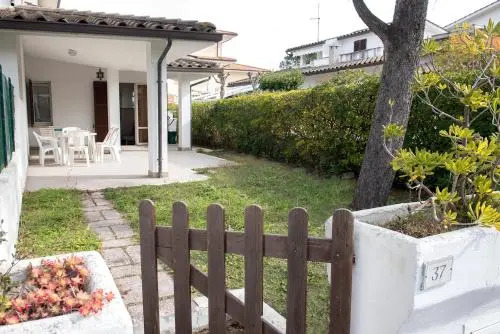 M51 - Marcelli, villetta con giardino a 150m dal mare
