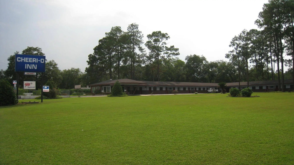 Cheerio Inn - Glennville