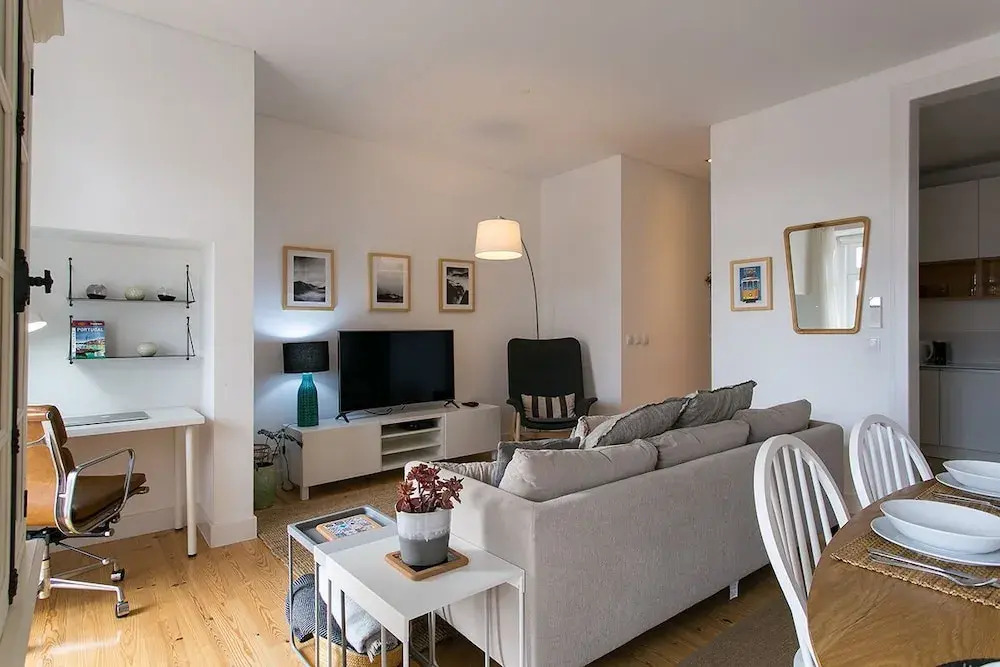 ALTIDO Charming 3BR home w/workspace&terrace by Intendente subway