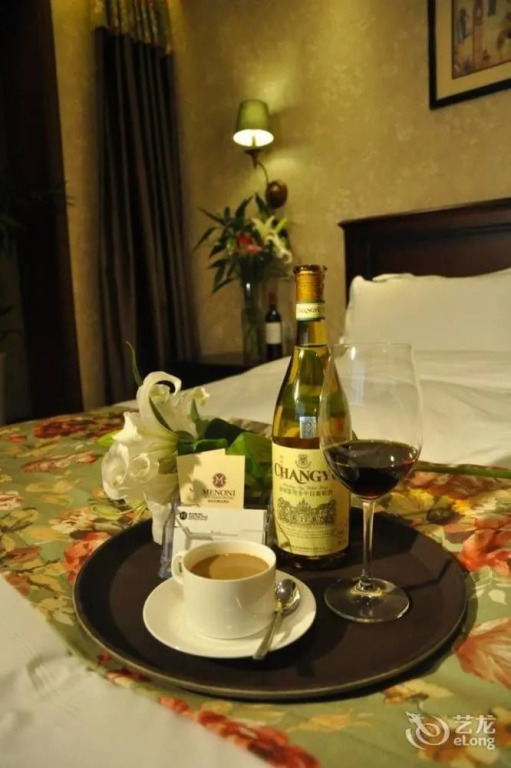 Menoni Boutique Hotel