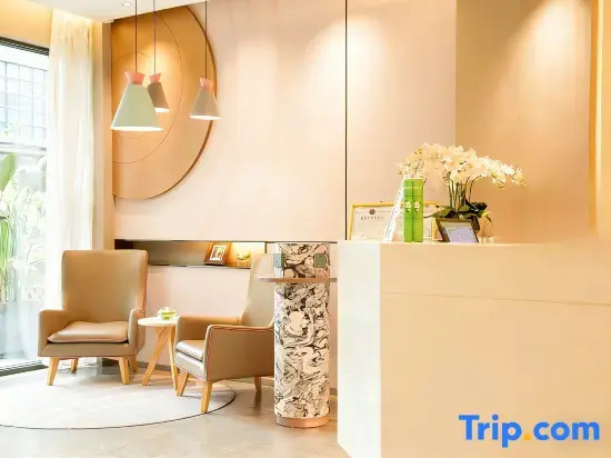 Homeinn Hotel (Mianzhu Nanjing Avenue New World Commercial Plaza)