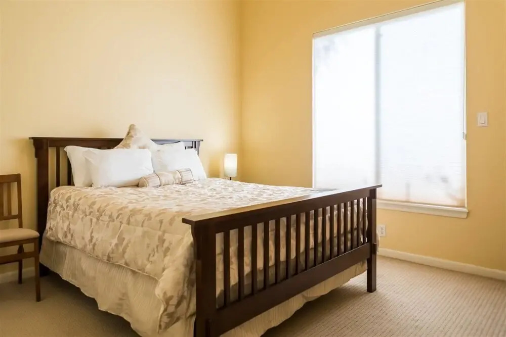 Spacious golf course house with pool heater, spa