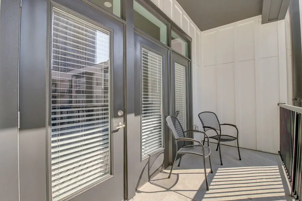 FRONTDESK 500 West Trade Apts Fourth Ward Charlotte