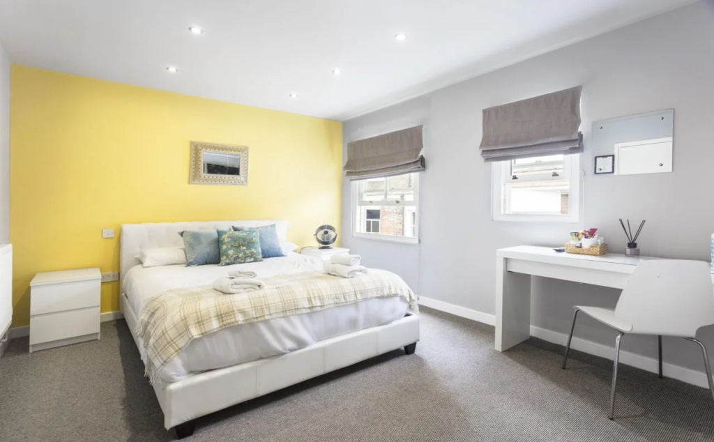 The Townhouse Hotel