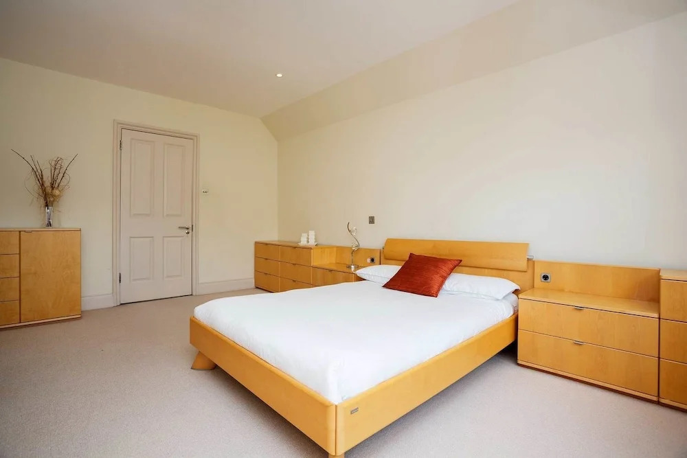 Veeve - Wimbledon Parkside