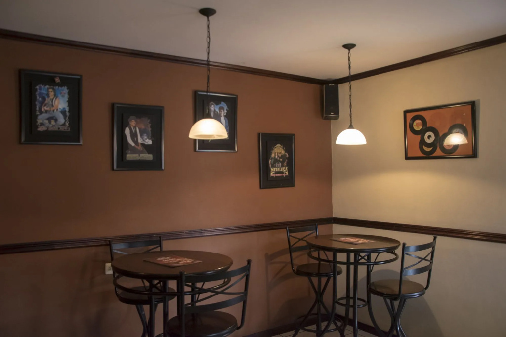 Berlor Airport Inn