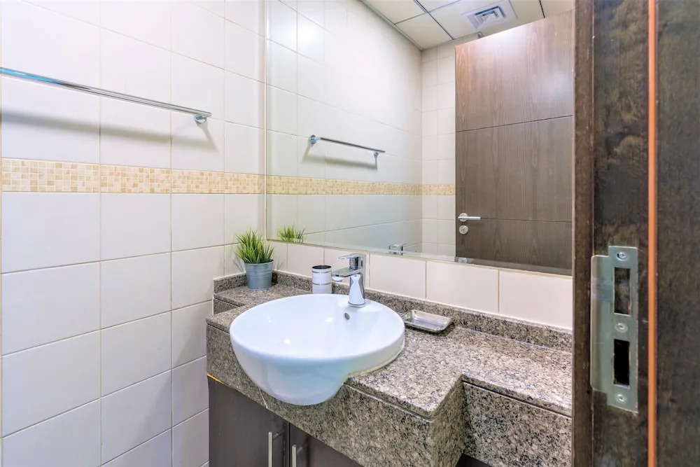 Gorgeous 1B With Balcony in Dubai Marina