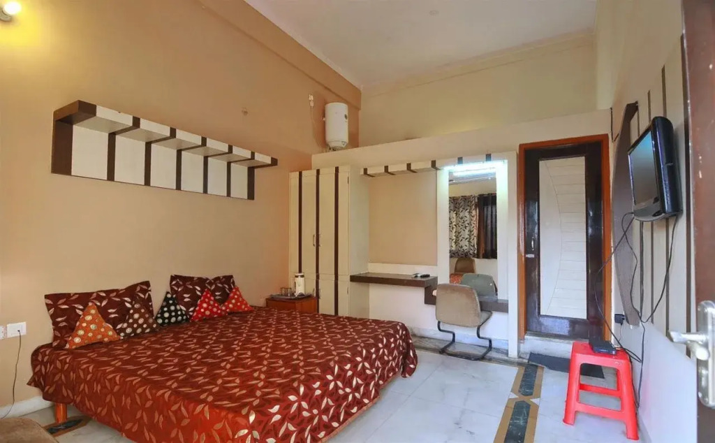 Hotel Maruti Mandapam