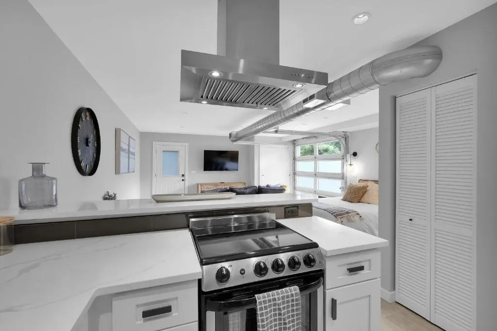 Super chic & modern studio apt - in the heart of San Marco!