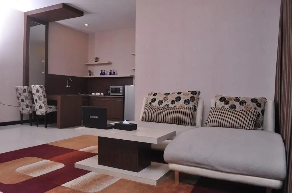 Scarlet Dago Hotel