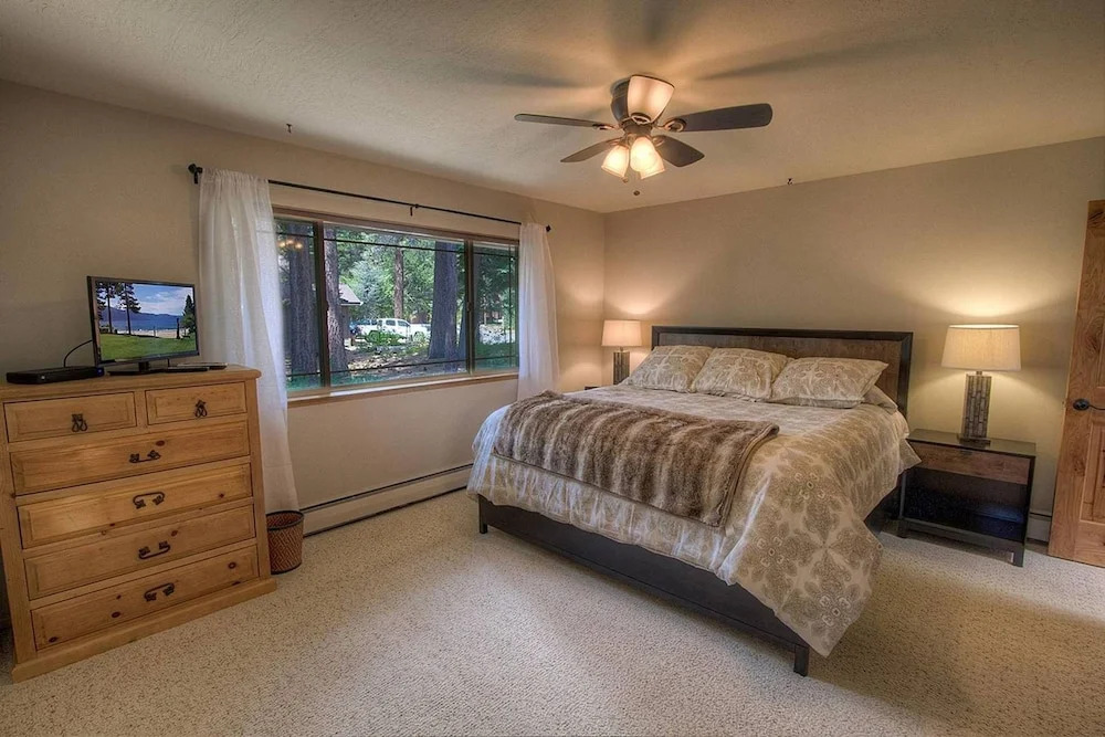 Meadowview Hideaway by Lake Tahoe Accommodations