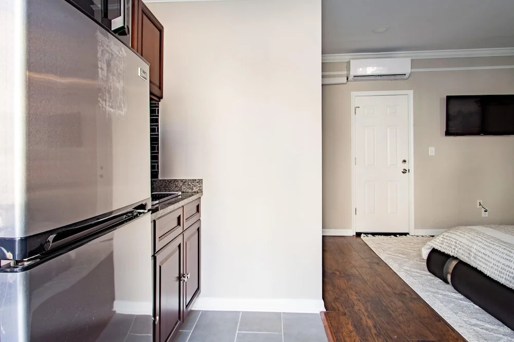 Little Penthouse in Little Italy Near Inner Harbor