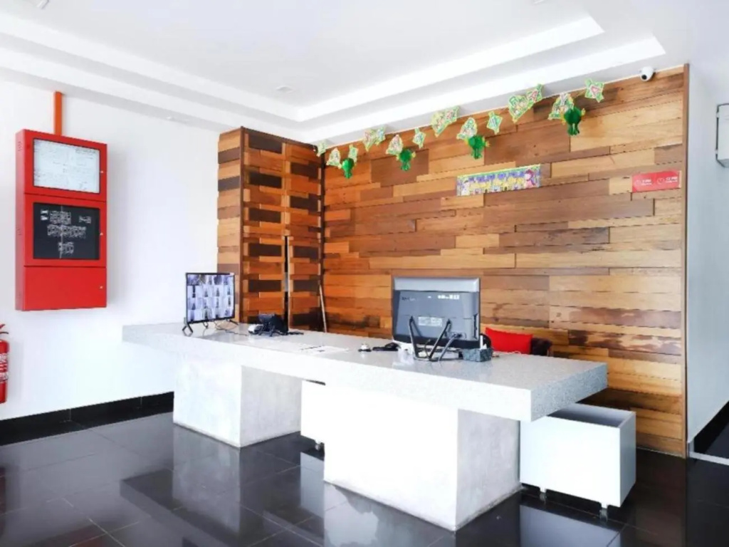 Iris Hotel