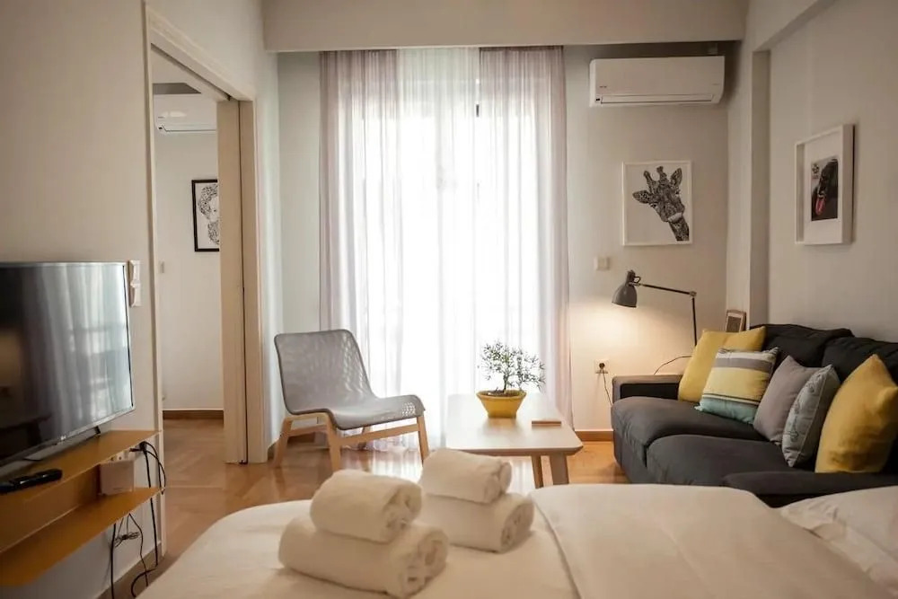 Stylish Flat Under Acropolis