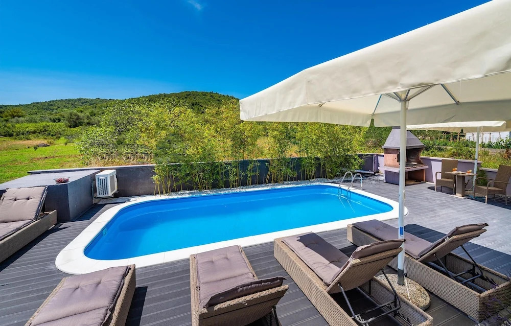 Stunning Home in Pasman With 7 Bedrooms, Wifi and Outdoor Swimming Pool