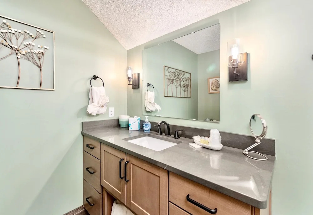 Alleman North Vacation At Windcliff 3 Bedroom Home by RedAwning