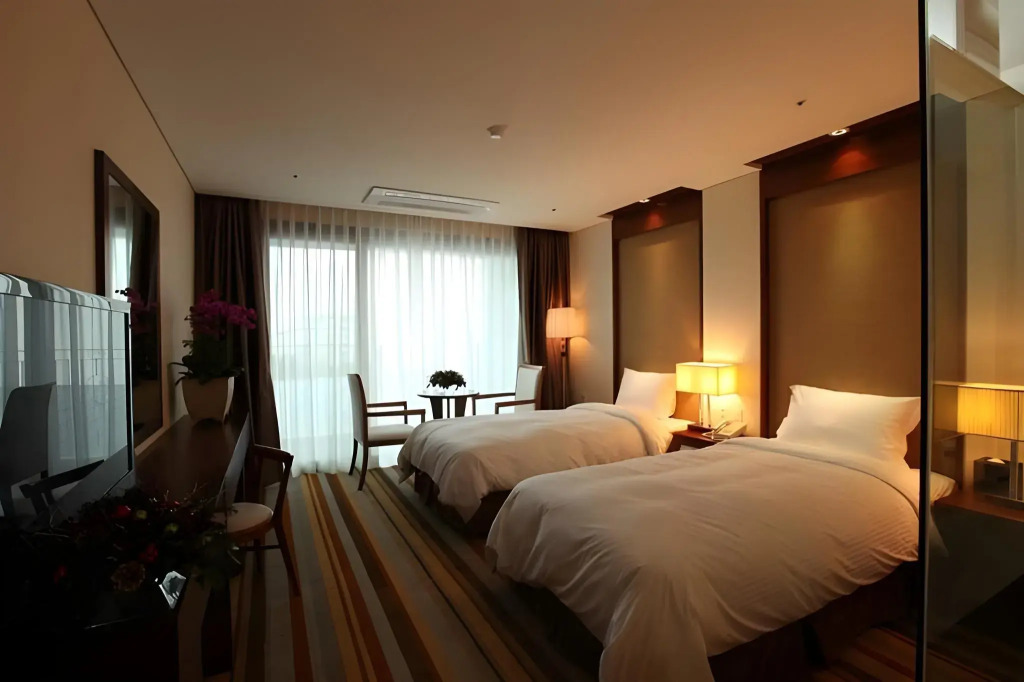 Raon Hotel & Resort