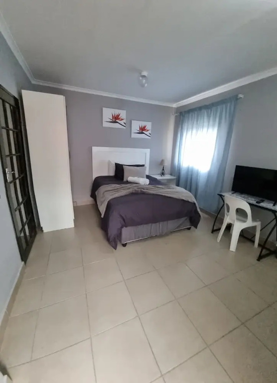 Stay at Home Airport Lodge