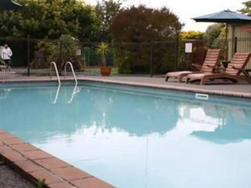 Lisa Rose Motel