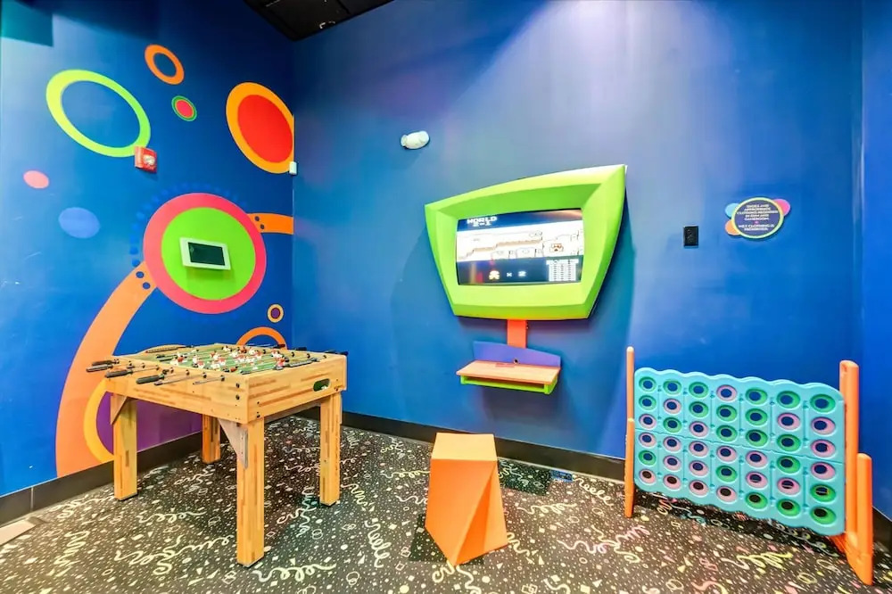 20 Mins to Disney Arcade Battles Mini Golf